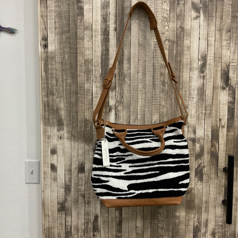 CLEOBELLA WEEKENDER BRAND NEW/AUTHENTIC/